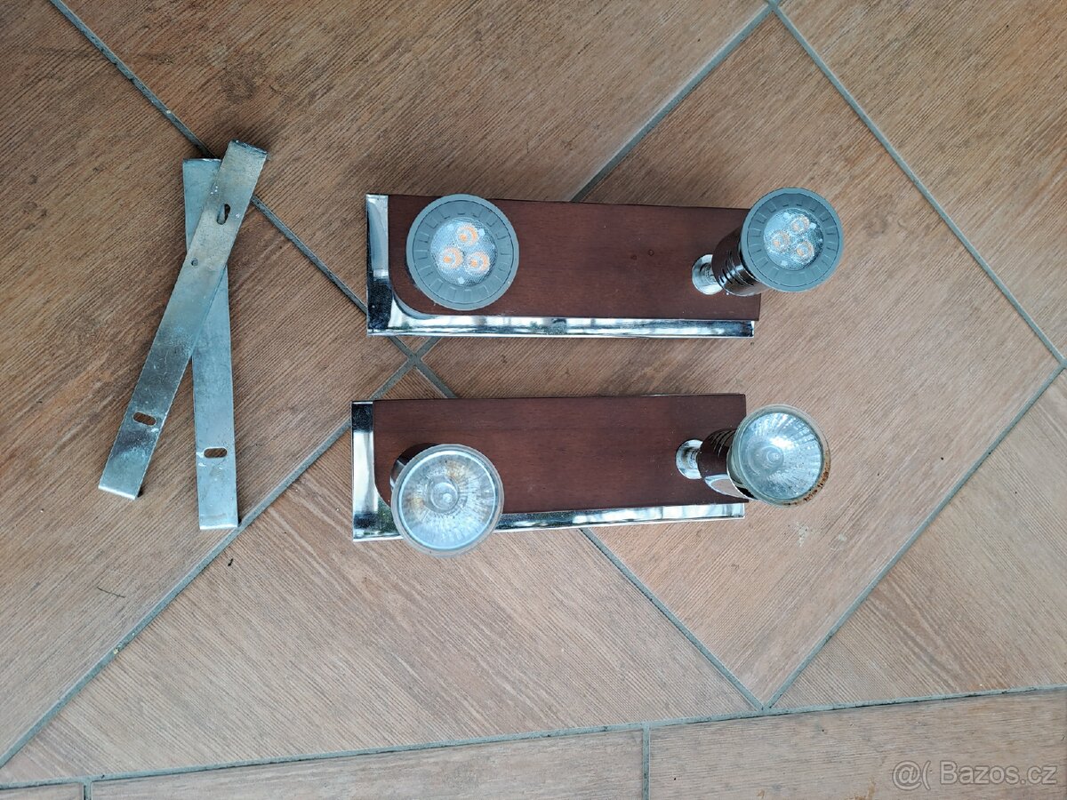 Dvě stropní světla