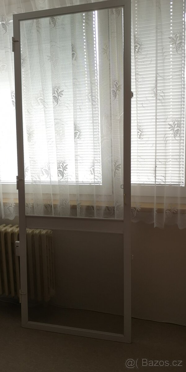 Síť proti hmyzu do balkonových dveří