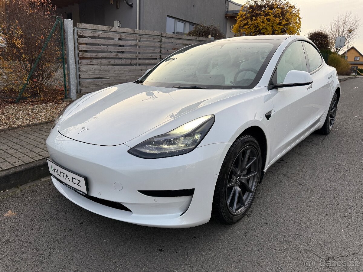 TESLA MODEL 3 SR+ 08/2021 74134KM SOH 92% BÍLÝ INTERIÉR