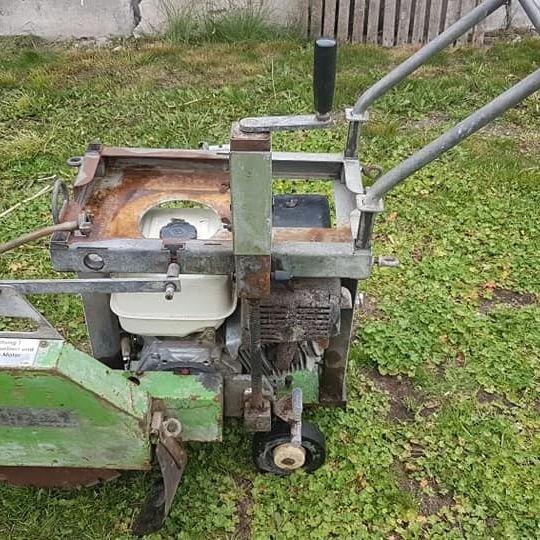 Řezačka/pila spár - asfalt/beton