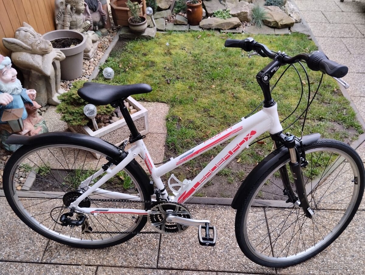 Prodám dámské trekové kolo LEADERFOX 28