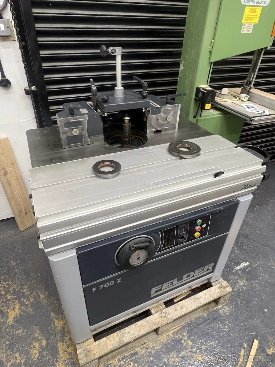 FELDER F700Z Frézka s naklápěcím vřetenem