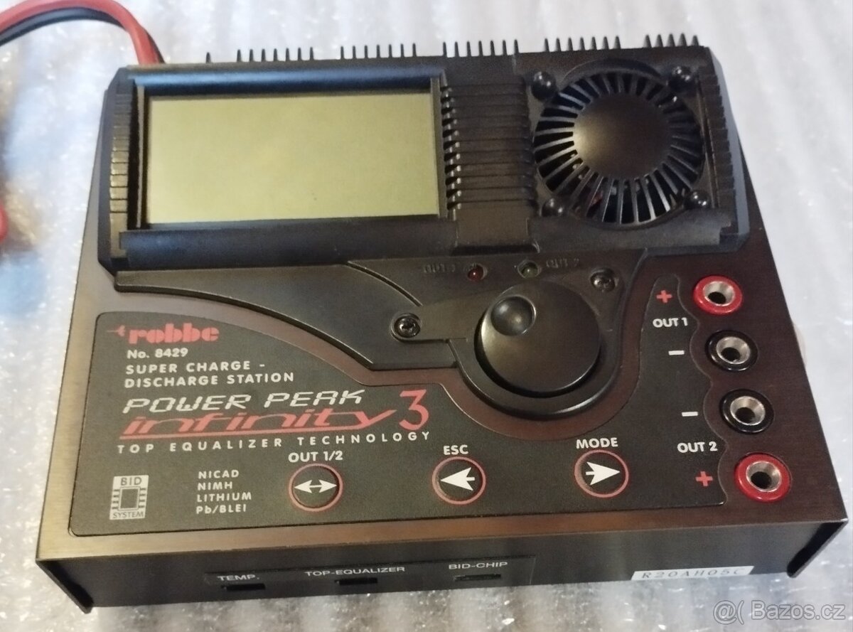 Nabíječka Robbe Power Peak Infinity 3 + příslušenství