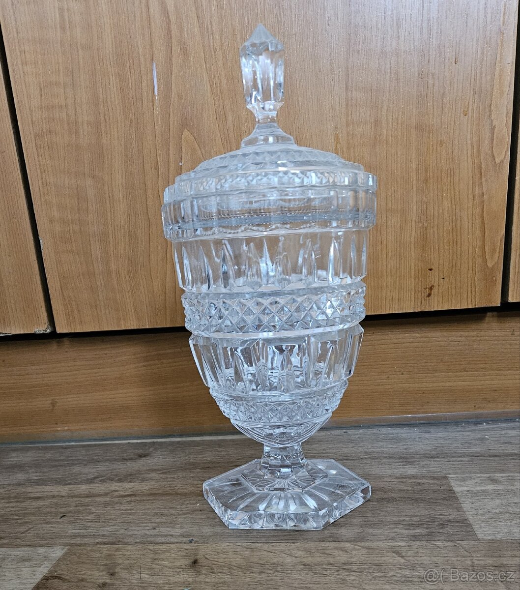 Skleněná dóza (Art deco)