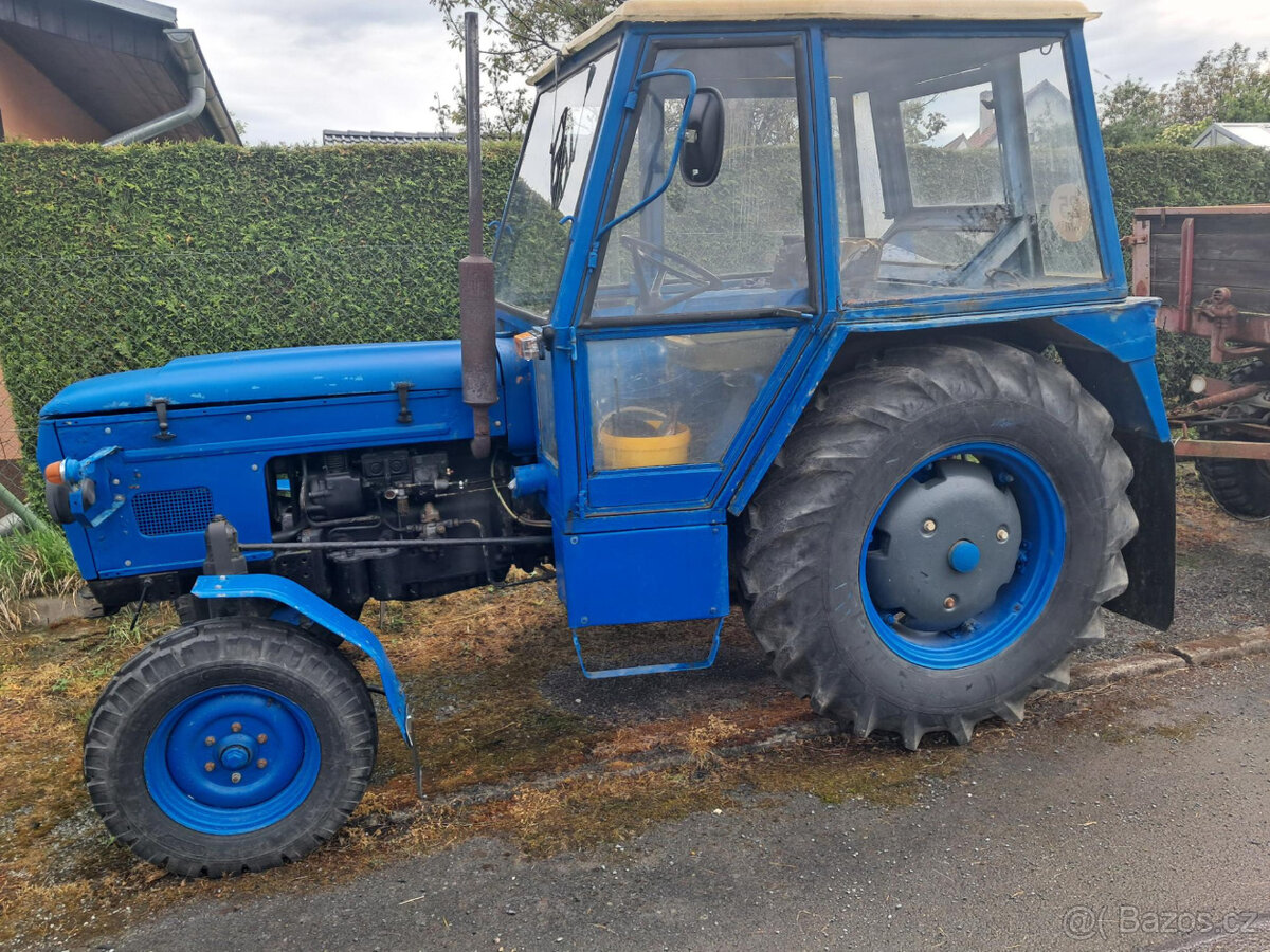 Zetor traktor s valníkem