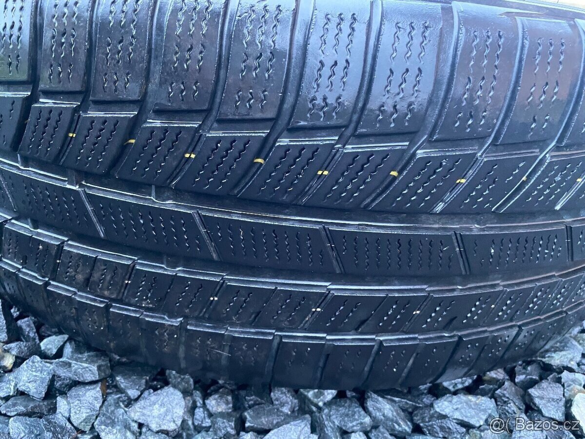 Zimní pneu TOYO 225/45 R19 96W 5 mm