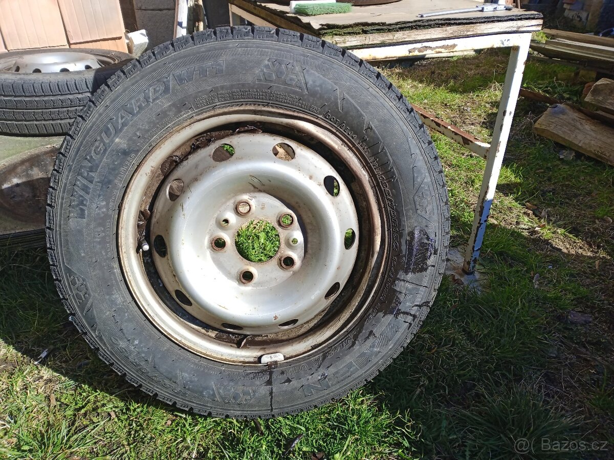 Nokian a Nexen pneu a disky