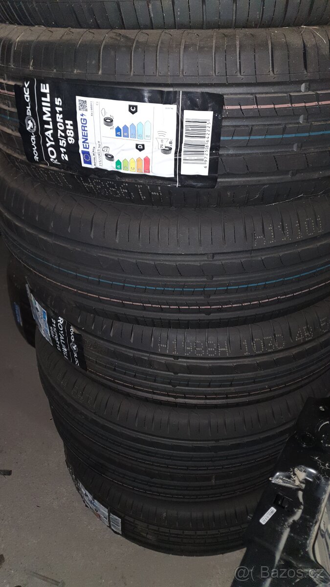 215/70 r15 royal black letni