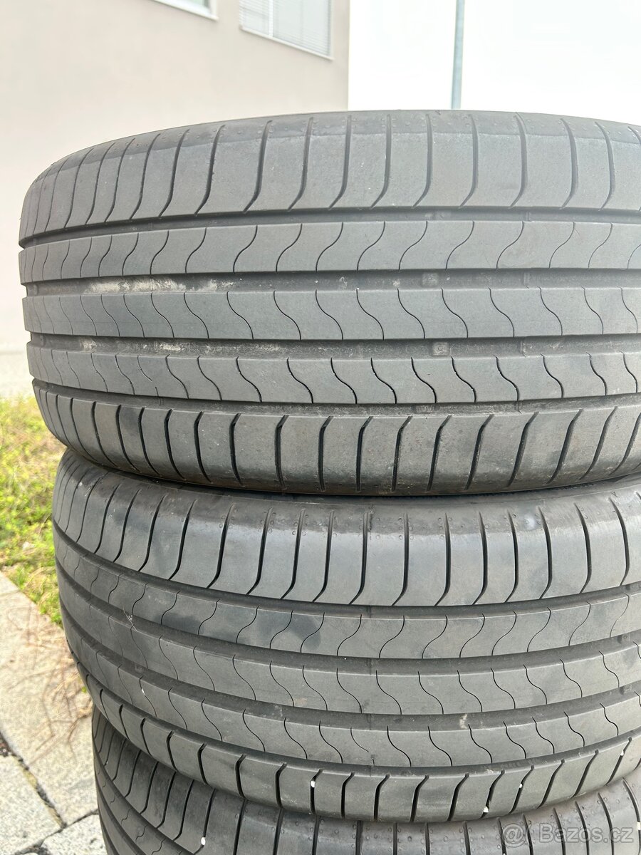 Letni pneu 225/55 r18