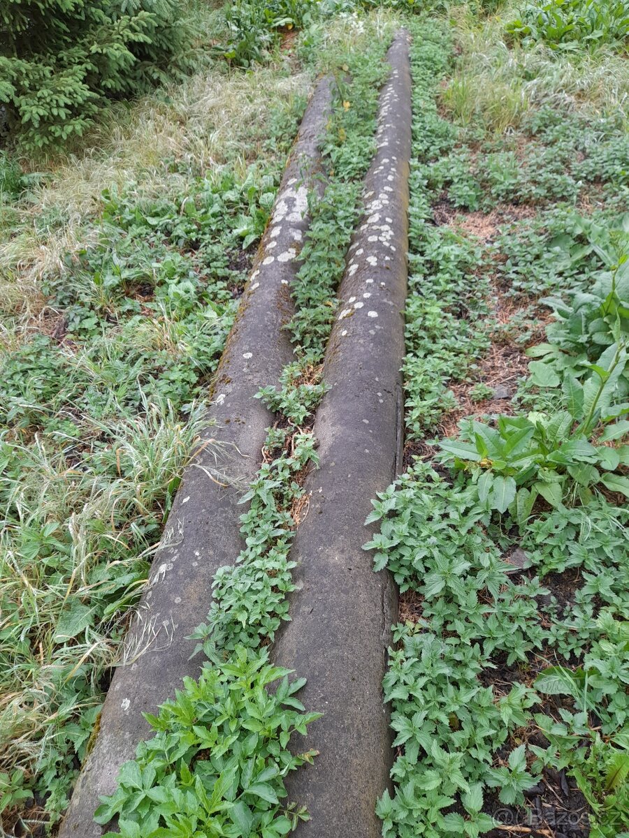 Daruji za odvoz 2ks betonové sloupy
