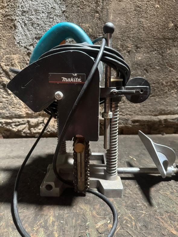 Dlabacka Makita Kc 100