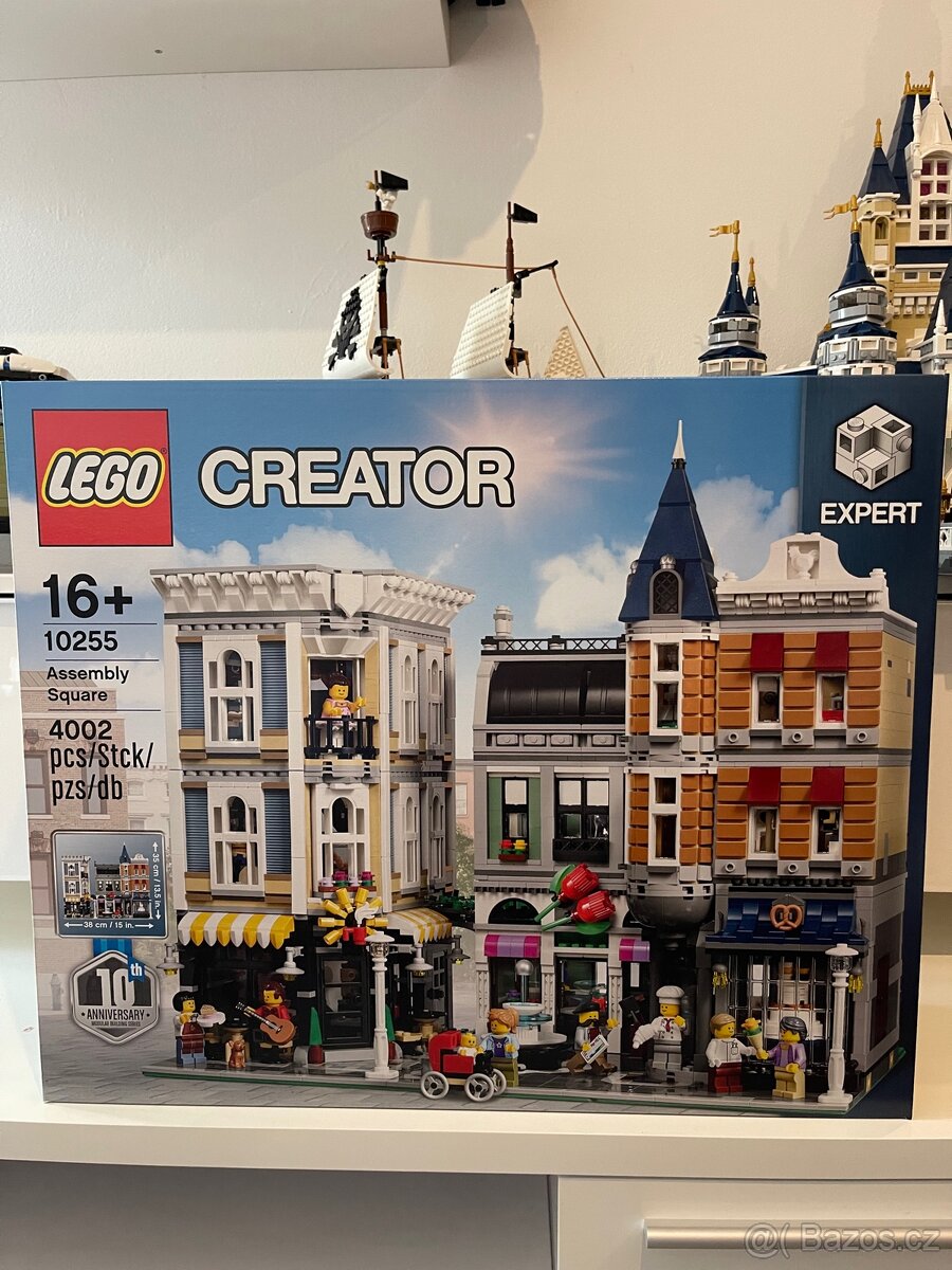 Nové LEGO 10255 Shromáždění na náměstí.