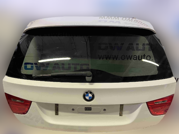 Páté dveře BMW E91 po FL, kód barvy 300