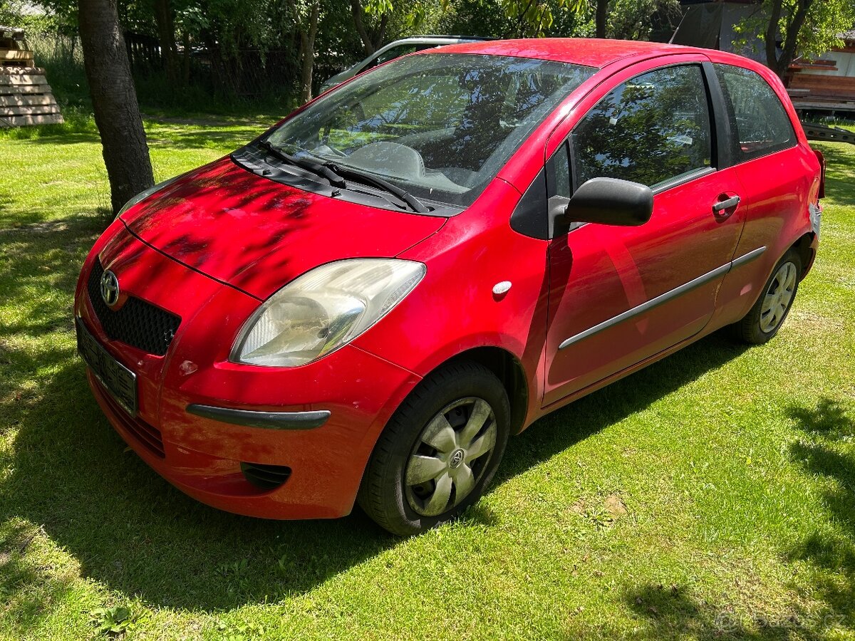 Toyota Yaris 1.0 51kw,2008--3 dvéř---náhradní díly