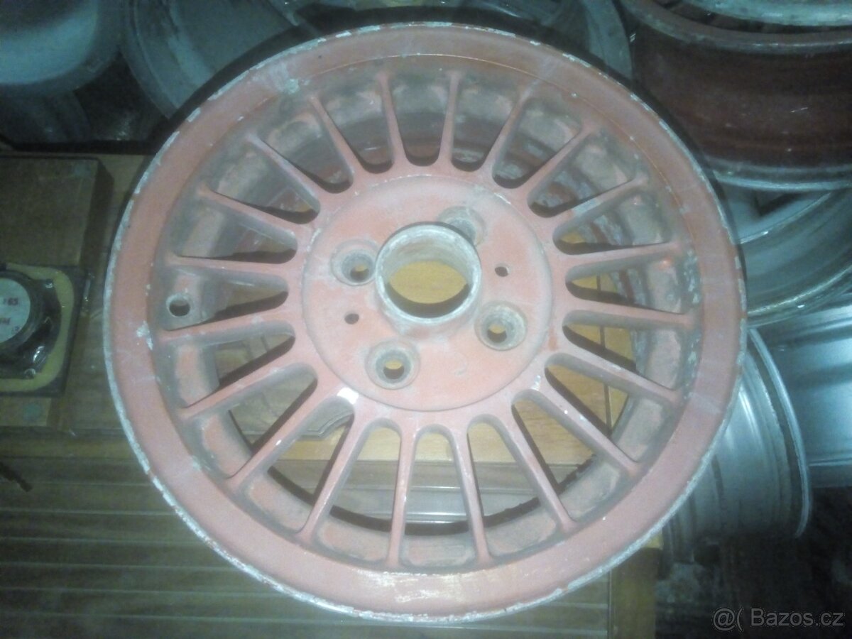 STILAUTO ALU 5J13H2 4x98 VELMI PEKNE RETRO