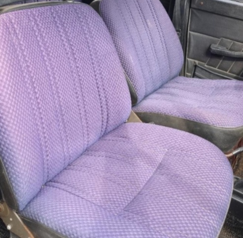 Koupím sedačky a benz.nadrž Š120.