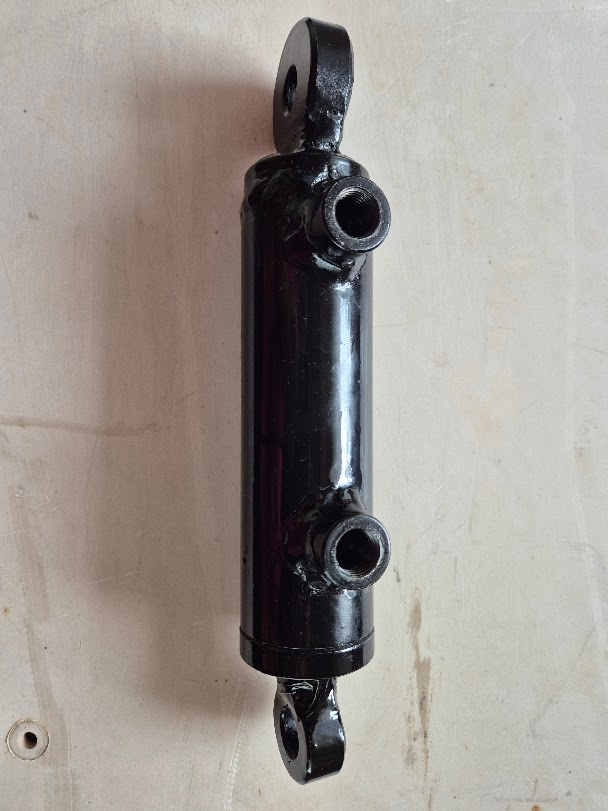 Dvoučinný hydraulický válec