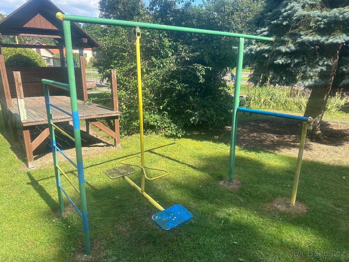 Dětská houpačka