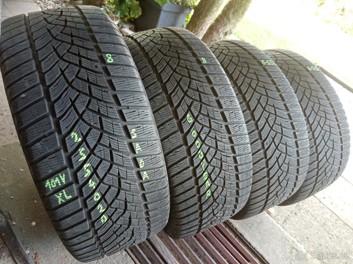Zimní pneu 4kusy 255/40/20 vzorek 99% GOODYEAR - dobírka