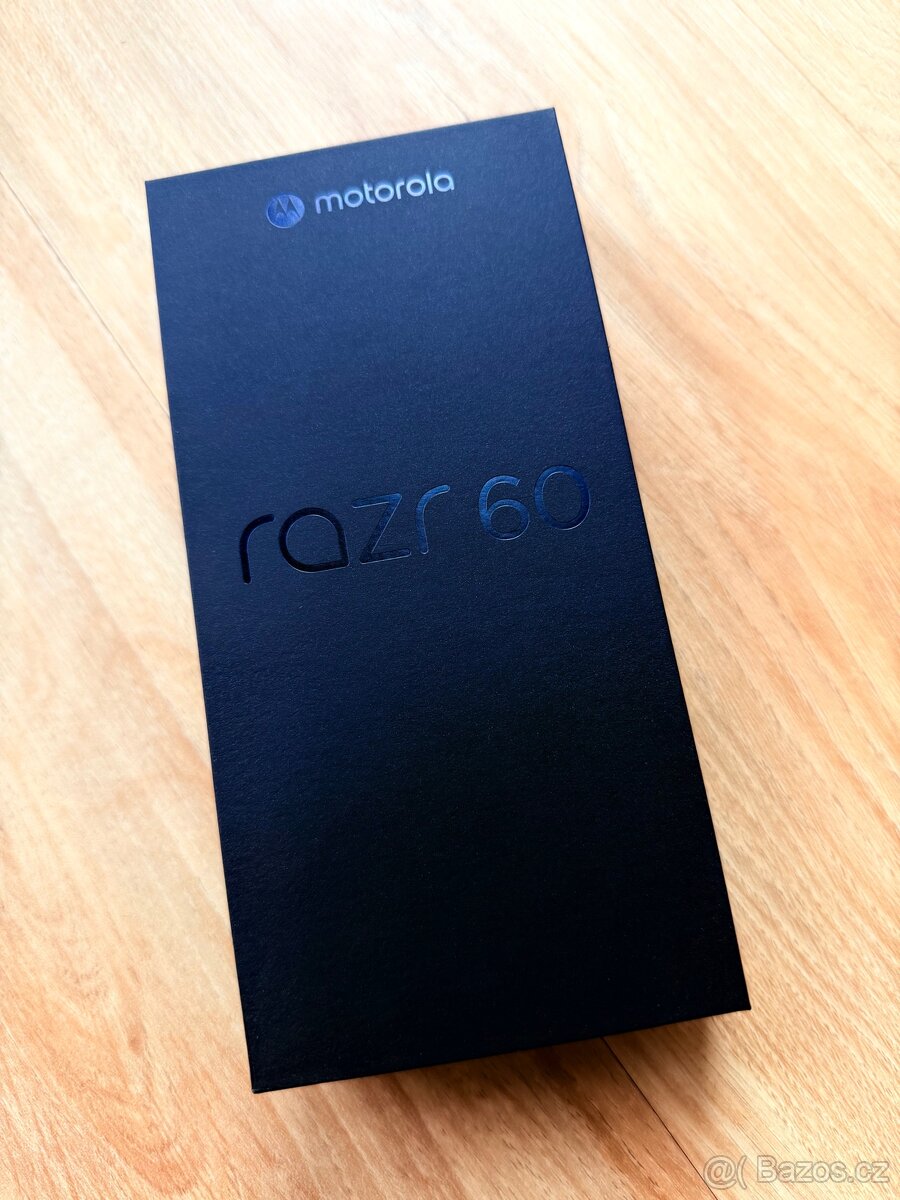 Motorola Razr 60 8GB/256GB Pantone Lightest Sky