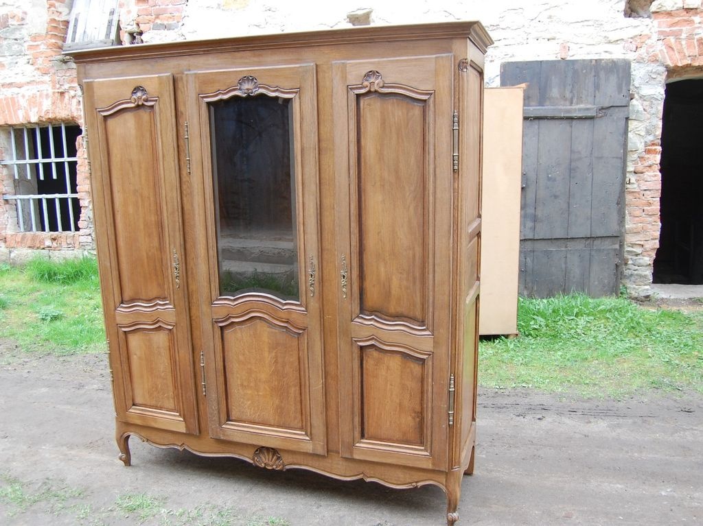 Tří křídlová neobarokní skříň Alsasko Francie