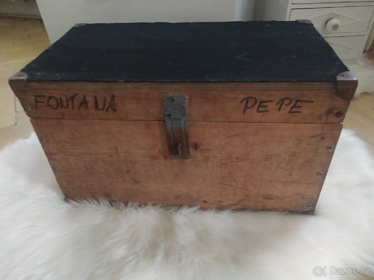 Stará dřevěná bedna