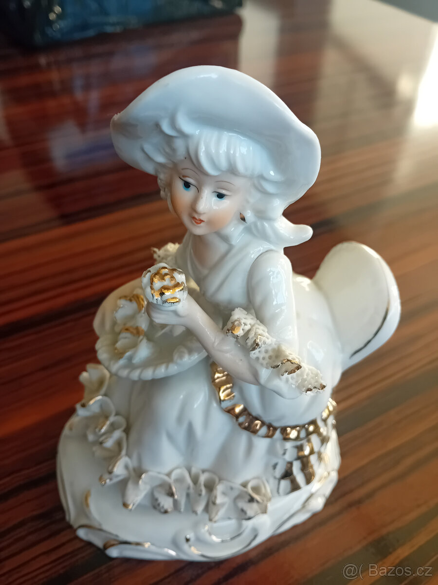 Porcelánová soška