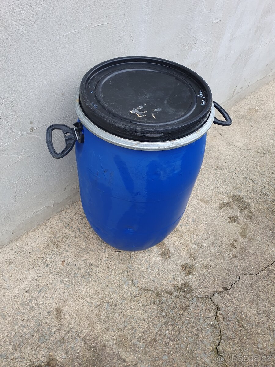 Plastový sud s vikem