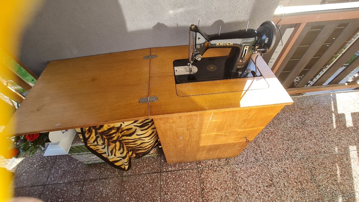ruční šicí stroj Knoch