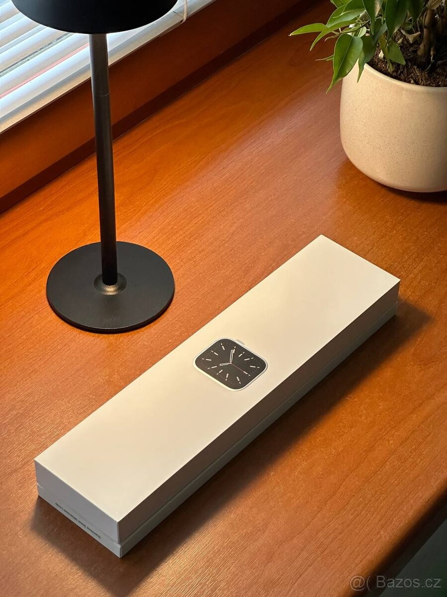 Apple Watch Series 6 – GPS + Cellular, 44mm, Silver