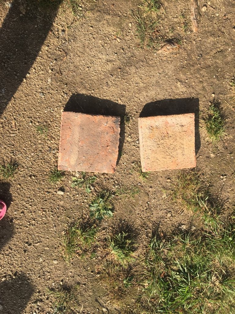 Prodám cihly půdovky už jen cca 23 ks- 20x20 cm rozměr