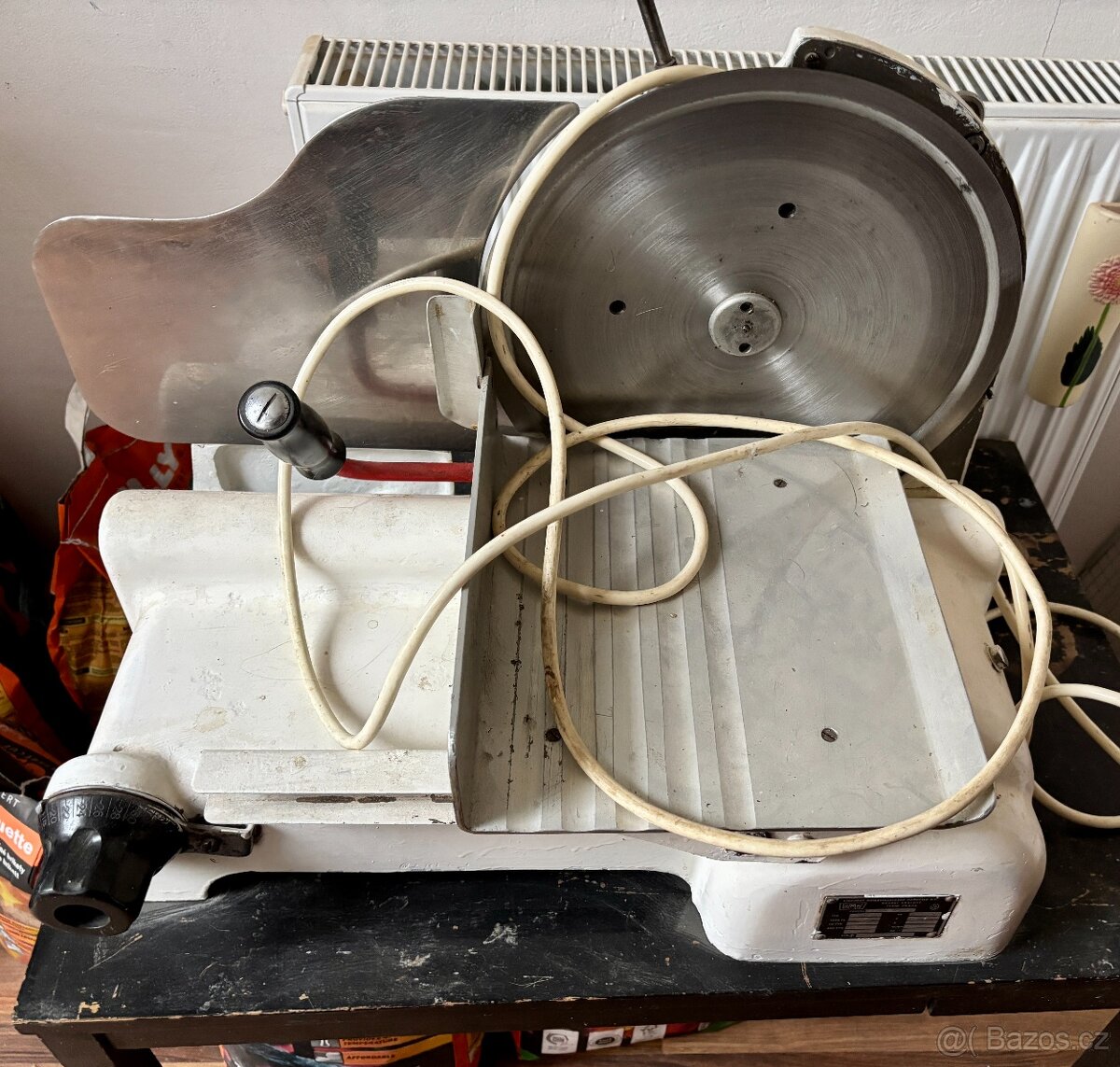 Nářezák na uzeniny