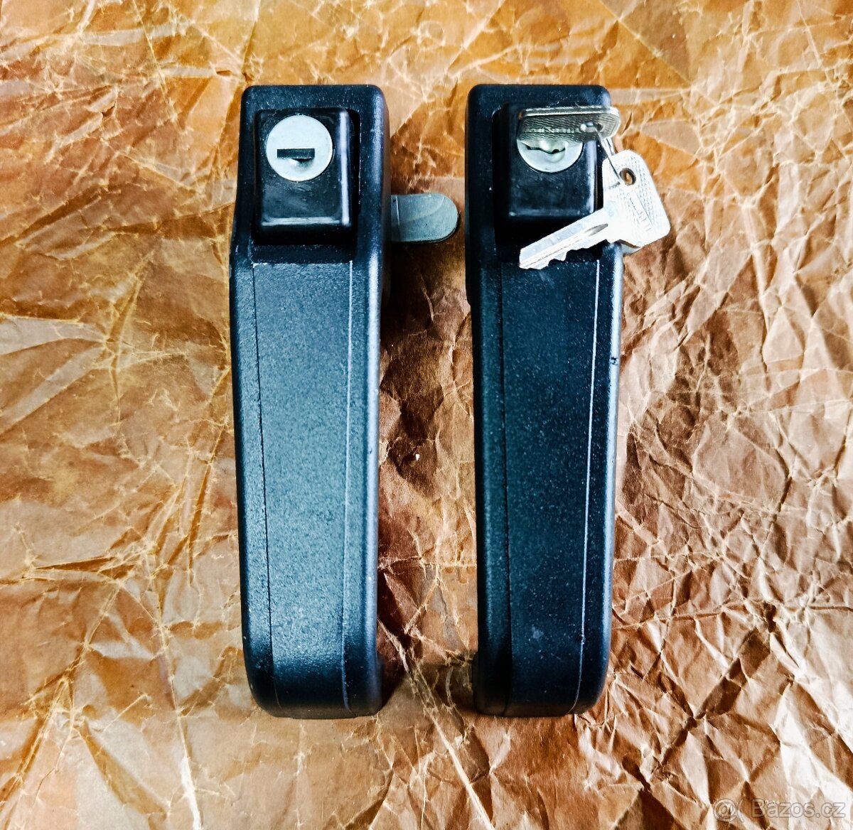 UAZ HUNTER - kliky dveří