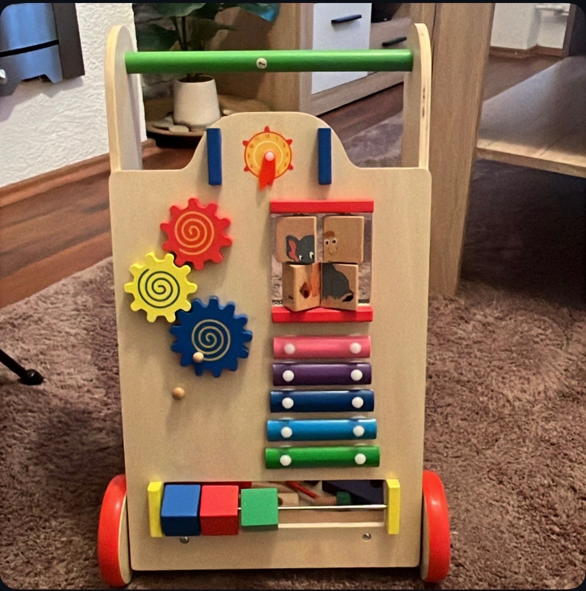 Dětské dřevěné chodítko