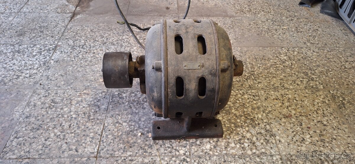 Historický elektromotor z roku 1910