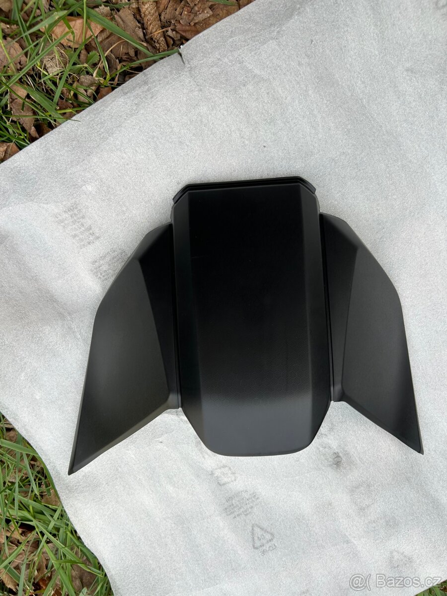 Honda ADV350 středový plast (77150-K2L-D00)
