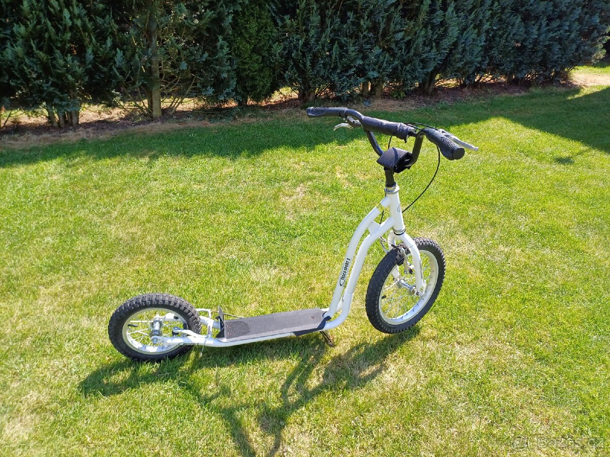 Koloběžka s nafukovacími koly Sedco 3