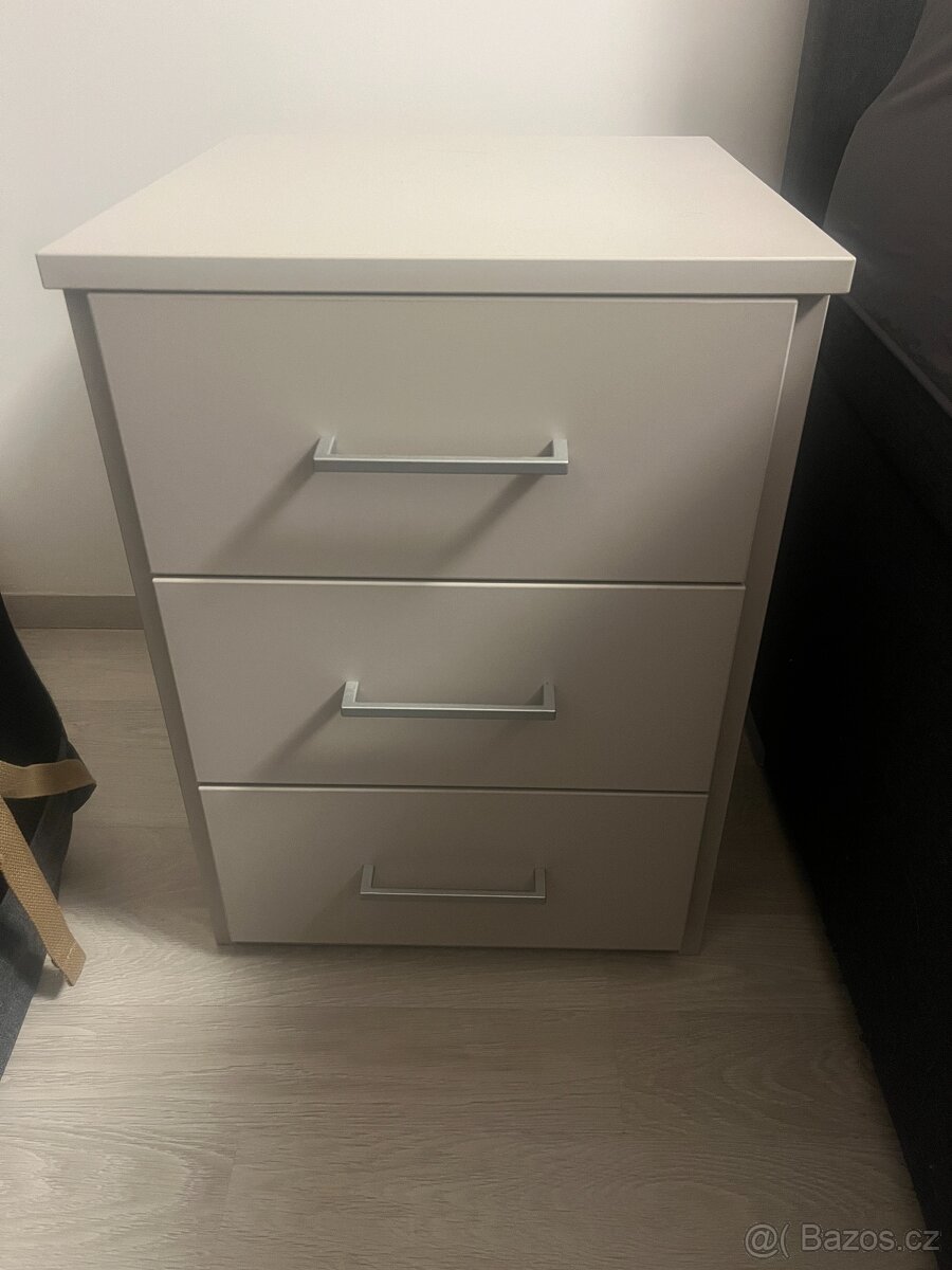 Noční stolek / kancelářský stolek