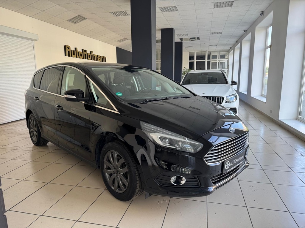 Ford S-MAX Titanium 2.0TDCi 132kW,AUTOMAT, TAŽNÉ