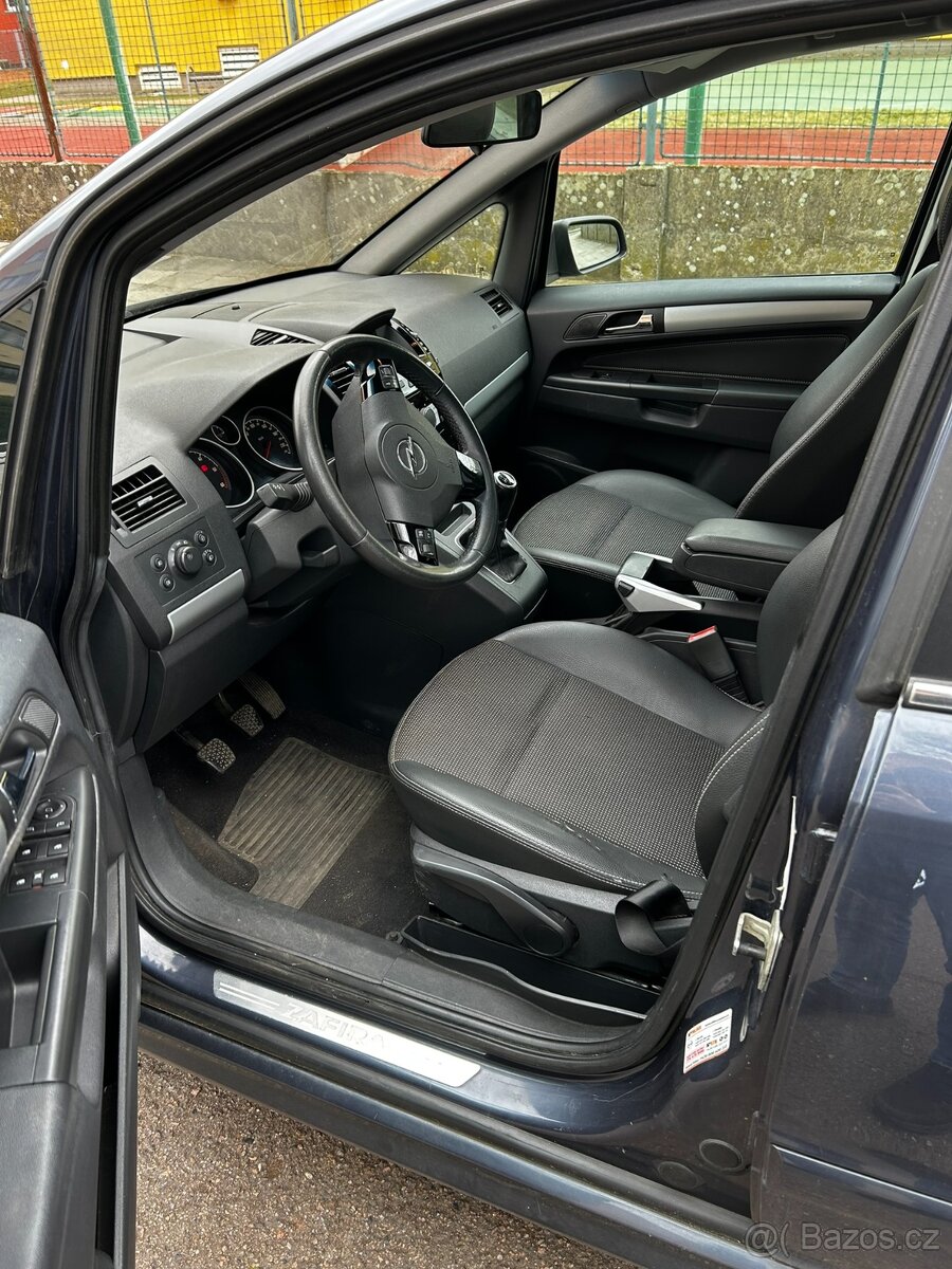 Opel Zafira 1.9 CDTi, 110 kW, r.v. 2008 – 7 míst