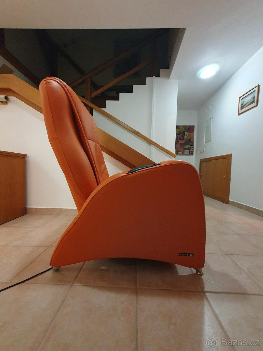 Kožené masážní křeslo KEYTON