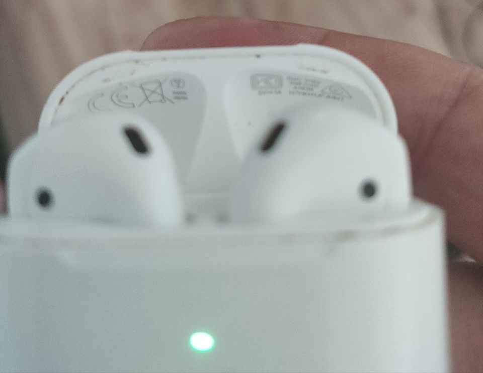 Prodám funkční 100% originální sluchátka Apple Ipods 2