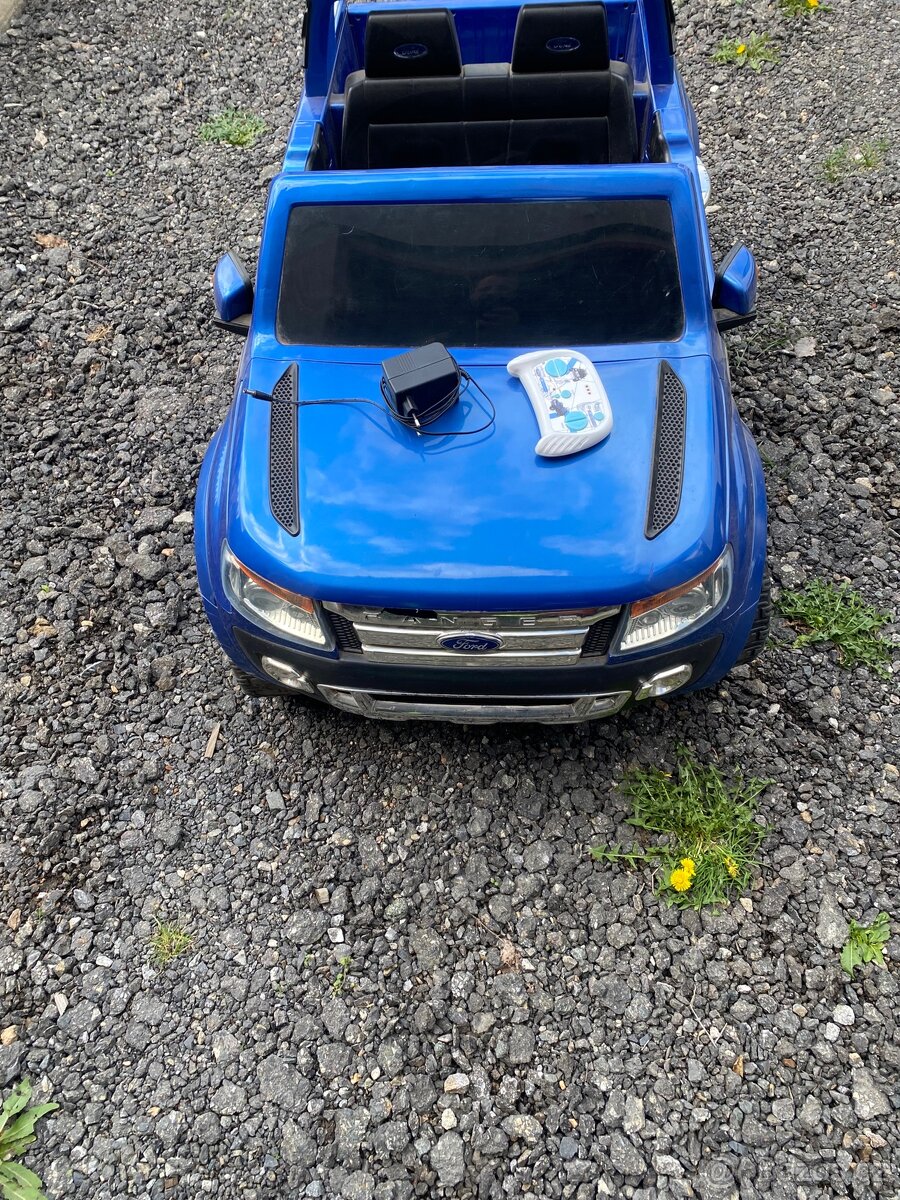 Elektrické auto