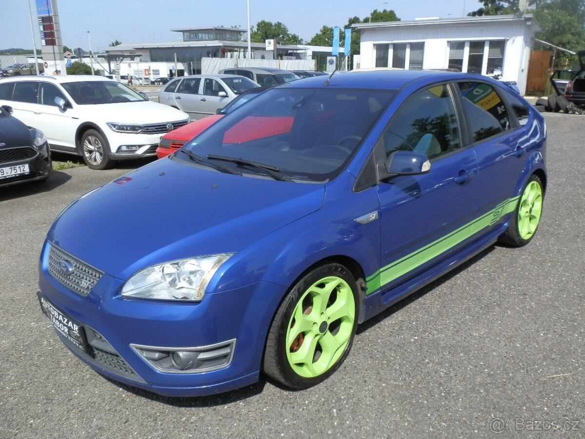 Ford Focus 2,5 ST - 166kw, nová STK