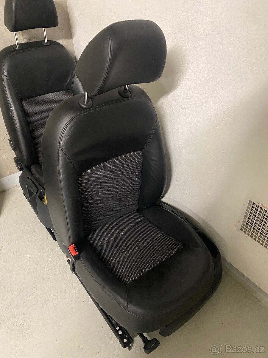 Polokožené sedadla Octavia 2
