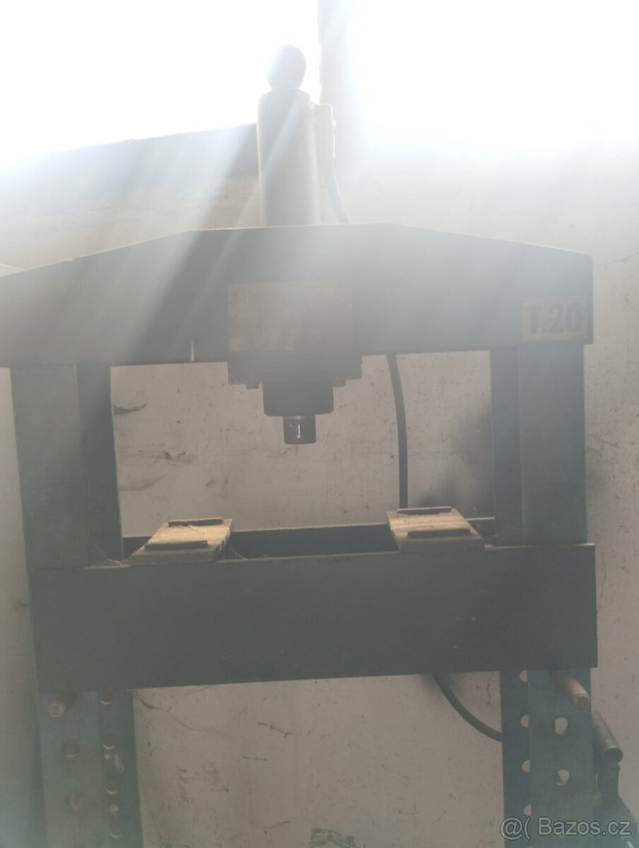 Hydraulický lis