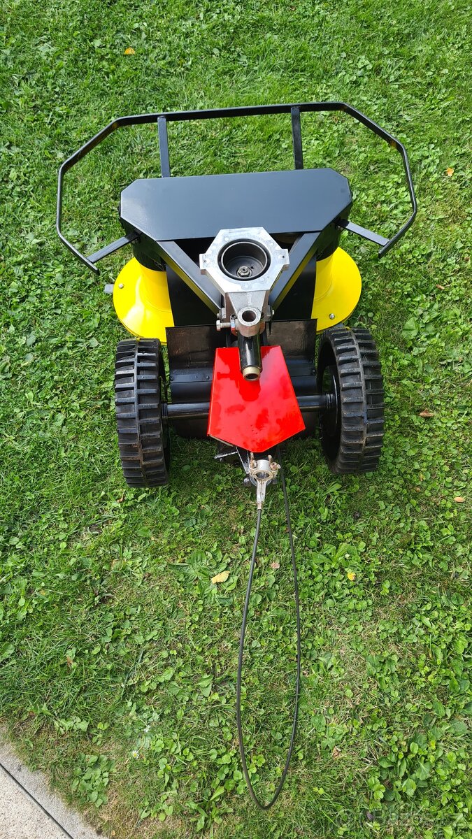 Dvoububnová sekačka BDR 700