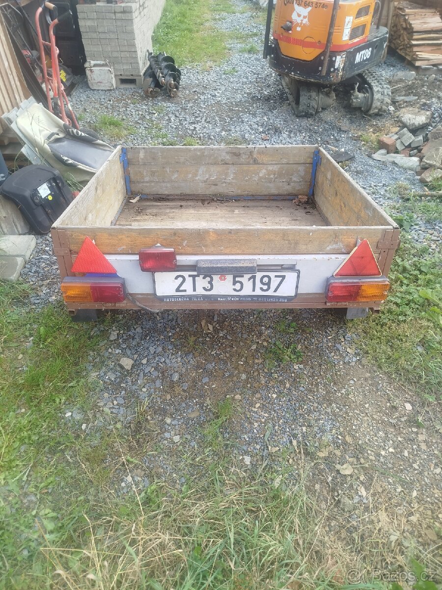 Přívěsný vozík