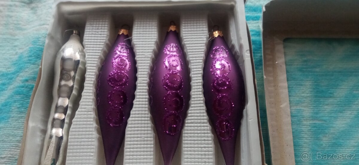 VÁNOČNÍ OZDOBY KUS 20KČ