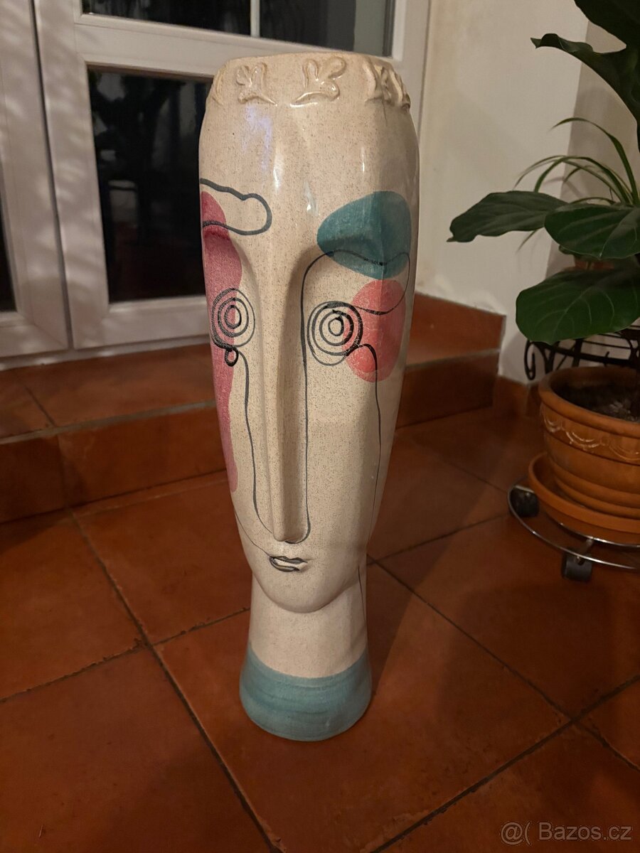 Prodej velké vázy ve stylu Modigiliani